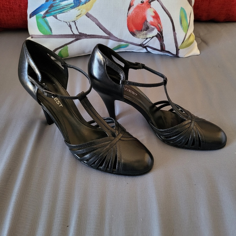 Nine West Heels,  Black Leather, Style Roadway,  7.5 M